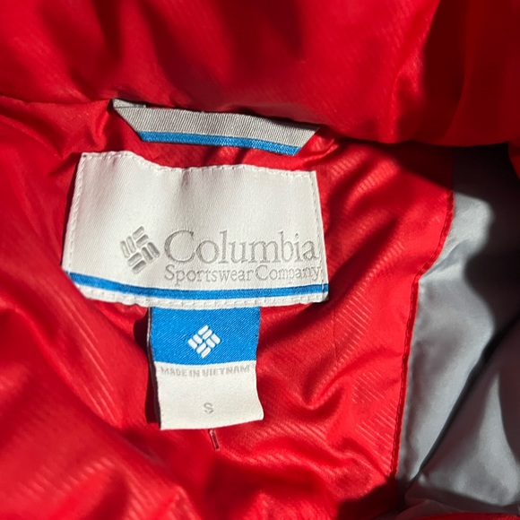 Small women’s Columbia puffer jacket - Picture 2 of 3